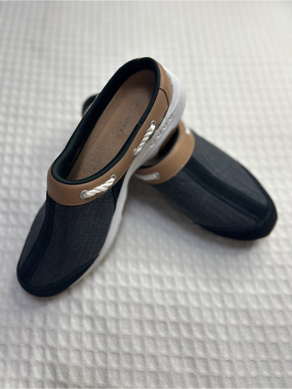 Easy Spirit Women's Navy and Tan Slip-On Mules